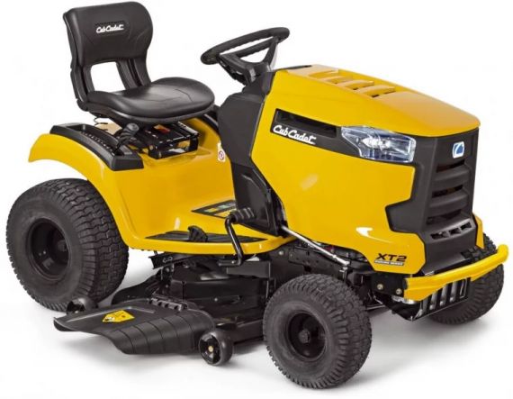 Cub Cadet s bočním výhozem: Perfektní pomocník pro rozlehlé travnaté plochy